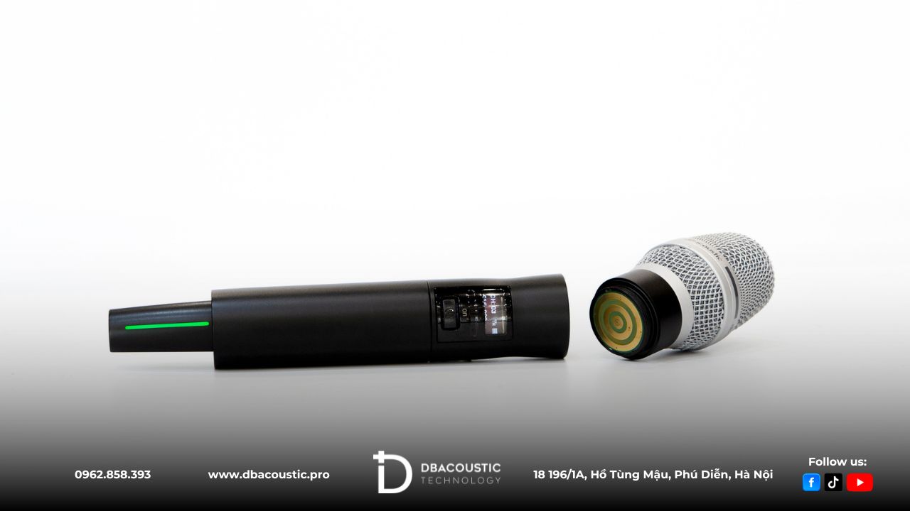 Tay mic của DBacoustic DB750 Plus rất chuyên nghiệp