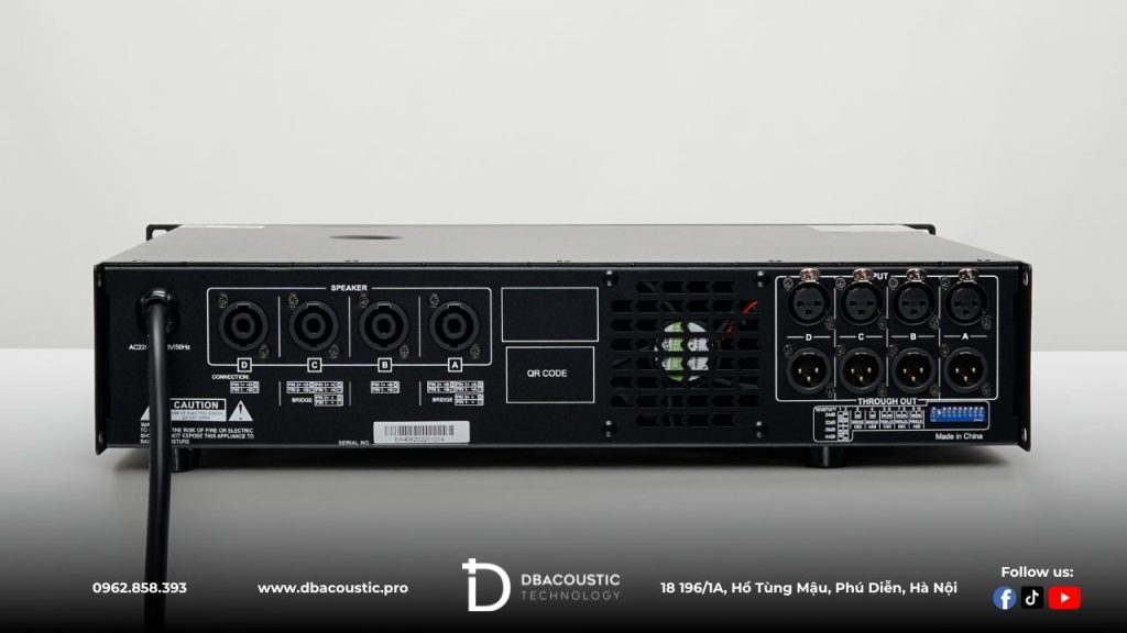 DBAcoustic EA406 bố trí hệ thống nút cắm linh hoạt